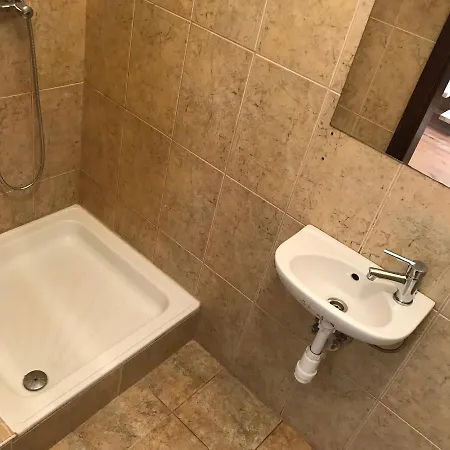 Crystal Apartman アパートホテル
