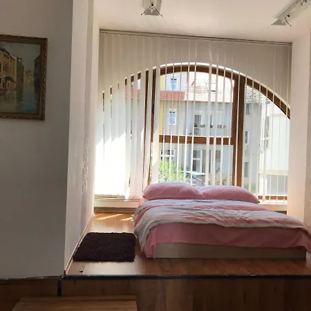 アパートホテル Crystal Apartman